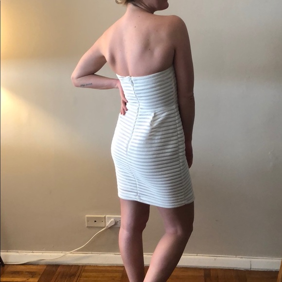 Stunning white dress - Picture 8 of 8